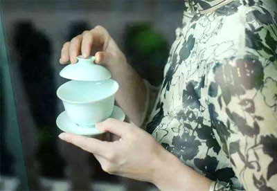 骨密度仪器介绍在绝经女性中饮茶对骨密度有保护作用